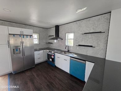 1354 W Gowen St unit 1356, Coal Township, PA 17866 - photo 2