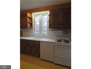 412 Woodbine Ave, Feasterville Trevose, PA 19053 - photo 4