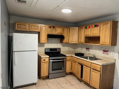 286 Governor St unit 2, Paterson, NJ 07501 - photo 4