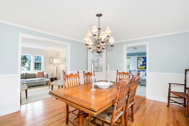 13 Hoover Rd Riverside CT-large-007-26-0