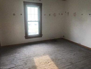 911 Denman Ave, Coshocton, OH 43812 - photo 5