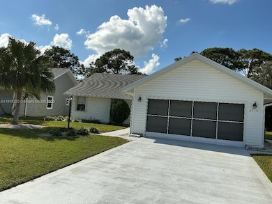 6910 SE Lillian Ct, Stuart, FL 34997 - photo 2