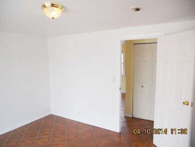 317 Amarillo Dr, Carpentersville, IL 60110 - photo 5