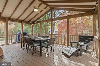 127 Moncure Dr, Alexandria, VA 22314 - photo 6