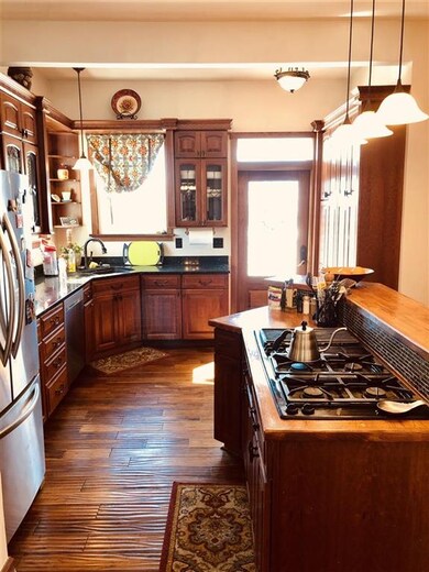 141 S Howard St, Tekoa, WA 99033 - photo 5