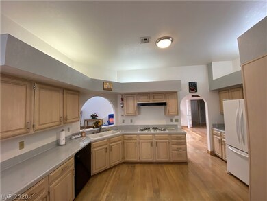 3670 Willow Bend Ct, Las Vegas, NV 89121 - photo 7