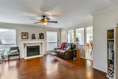 4004 Ivywood Dr, Pearland, TX 77584 - photo 5