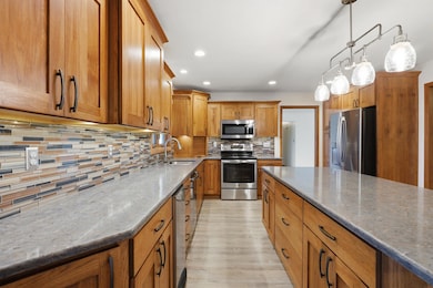 2204 Easley St, Waterloo, IA 50702 - photo 6