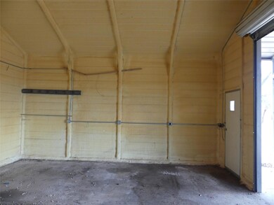 106 Center Ct, Springtown, TX 76082 - photo 3