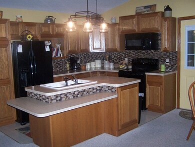 All Kitchen Appliances Stay with home