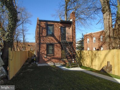 1009 46th St NE unit 2, Washington, DC 20019 - photo 2