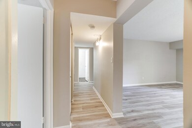 2242 Castle Rock Square unit 11C, Reston, VA 20191 - photo 6