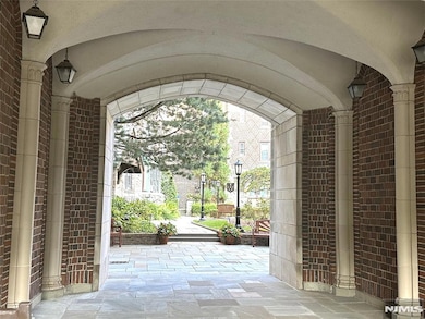 Tudor Hall unit J4, Englewood, NJ 07631 - photo 3