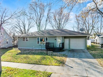 504 W 4th St, Marshfield, WI 54449 - photo 3