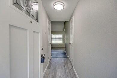 8430 Springtime Ln, Houston, TX 77075 - photo 4