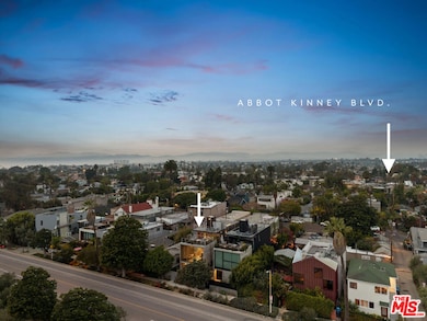 533 Grand Blvd, Venice, CA 90291 - photo 3