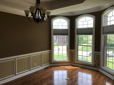 11107 Radleigh Ln, Louisville, KY 40291 - photo 6