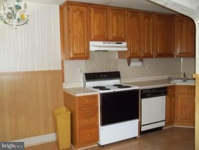 103 Stratford Rd, Glenolden, PA 19036 - photo 7