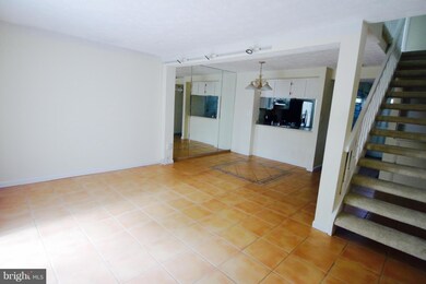 12532 Willow Spring Cir, Germantown, MD 20874 - photo 5