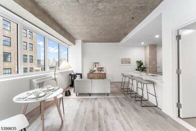 10 Commerce Ct unit 2D, Newark, NJ 07102 - photo 4