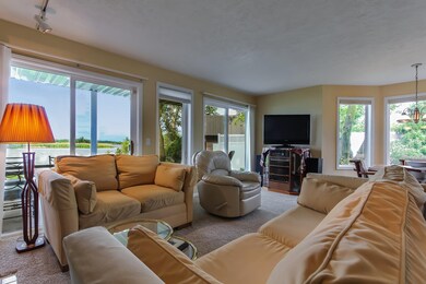 253-Riverfront-St_0053_blended