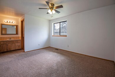 1755 NE Tucson Way Bend OR-print-007-010