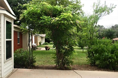 921 Jerry Ln, Bedford, TX 76022 - photo 5