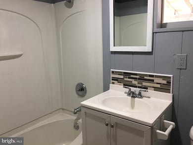 561 S 14th St, Reading, PA 19602 - photo 4