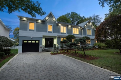 827 Alden Rd, Paramus, NJ 07652 - photo 2
