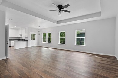 518 N Clements St, Gainesville, TX 76240 - photo 3