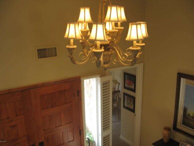 Grand foyer Chandlier