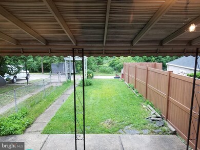 317 Wisewell Ct, Halethorpe, MD 21227 - photo 2