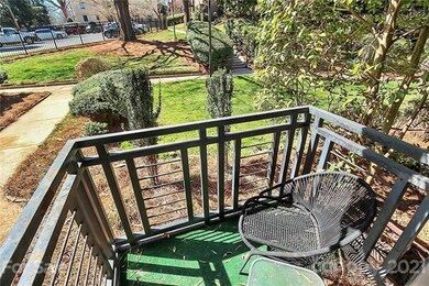 The perfect spot to catch some sunshine in the aft