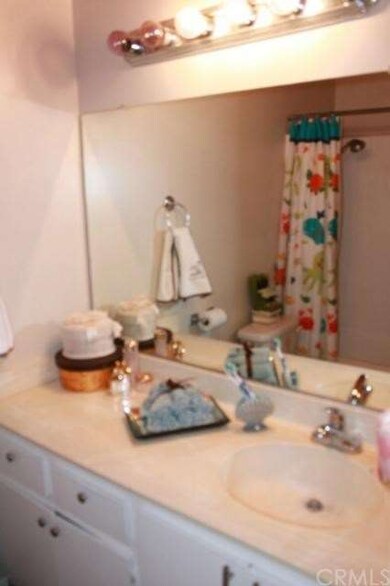 Large Hallway Bath