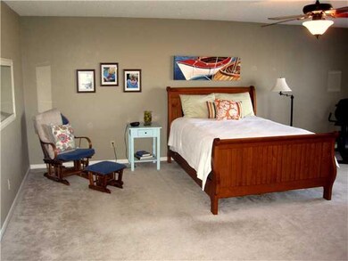 10219 Brushfield Ln, Fishers, IN 46037 - photo 2