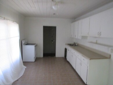 1207 Goff St, Tifton, GA 31794 - photo 3