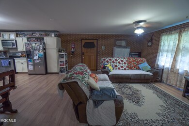 2AEB026D-18A7-4F73-A792-556DEC599B26
