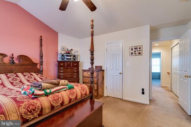 8736 Phipps Farm Way, Manassas, VA 20109 - photo 5