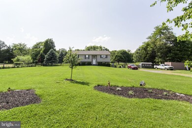 319 Hollida Ln, Martinsburg, WV 25404 - photo 7