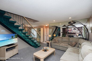 87 Stone Ln unit 118, Staten Island, NY 10314 - photo 7