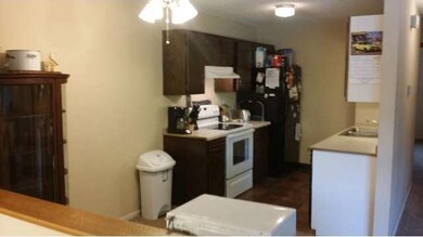 Everything you need in this functional kitchen.