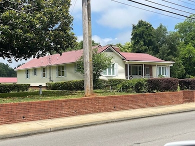 409 W Boyce St, Manning, SC 29102 - photo 2