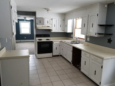 79 Strong St, Easthampton, MA 01027 - photo 5