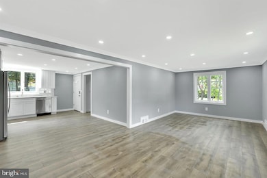 8 Bruce Ln, Ewing, NJ 08638 - photo 5