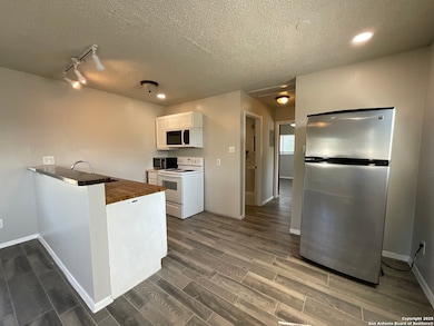 2319 Observation Dr unit 3, San Antonio, TX 78227 - photo 5