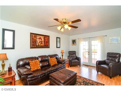 Den/Family/Great Room - Laminate wood floor, ceili