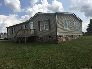 215 Grassy Meadow Ln, Statesville, NC 28625 - photo 2