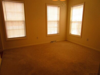 28 Rose Ln, Rensselaer, NY 12144 - photo 4