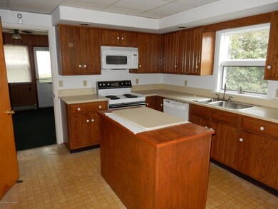 1116 Acker Ave, Scranton, PA 18504 - photo 2