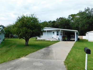 5835 Arapaho Ct, Zephyrhills, FL 33542 - photo 2